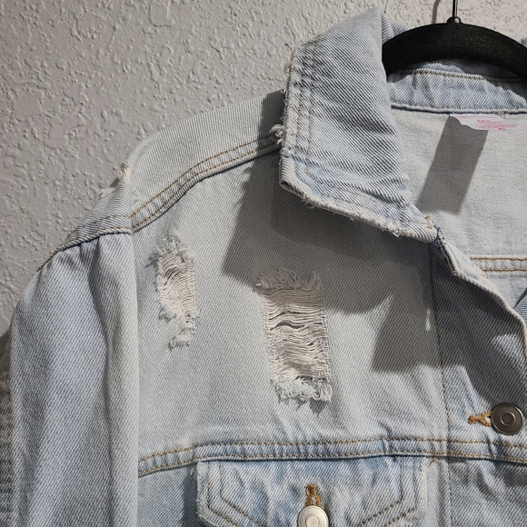 No Boundaries Distressed Jean Jacket - Picture 5 of 10